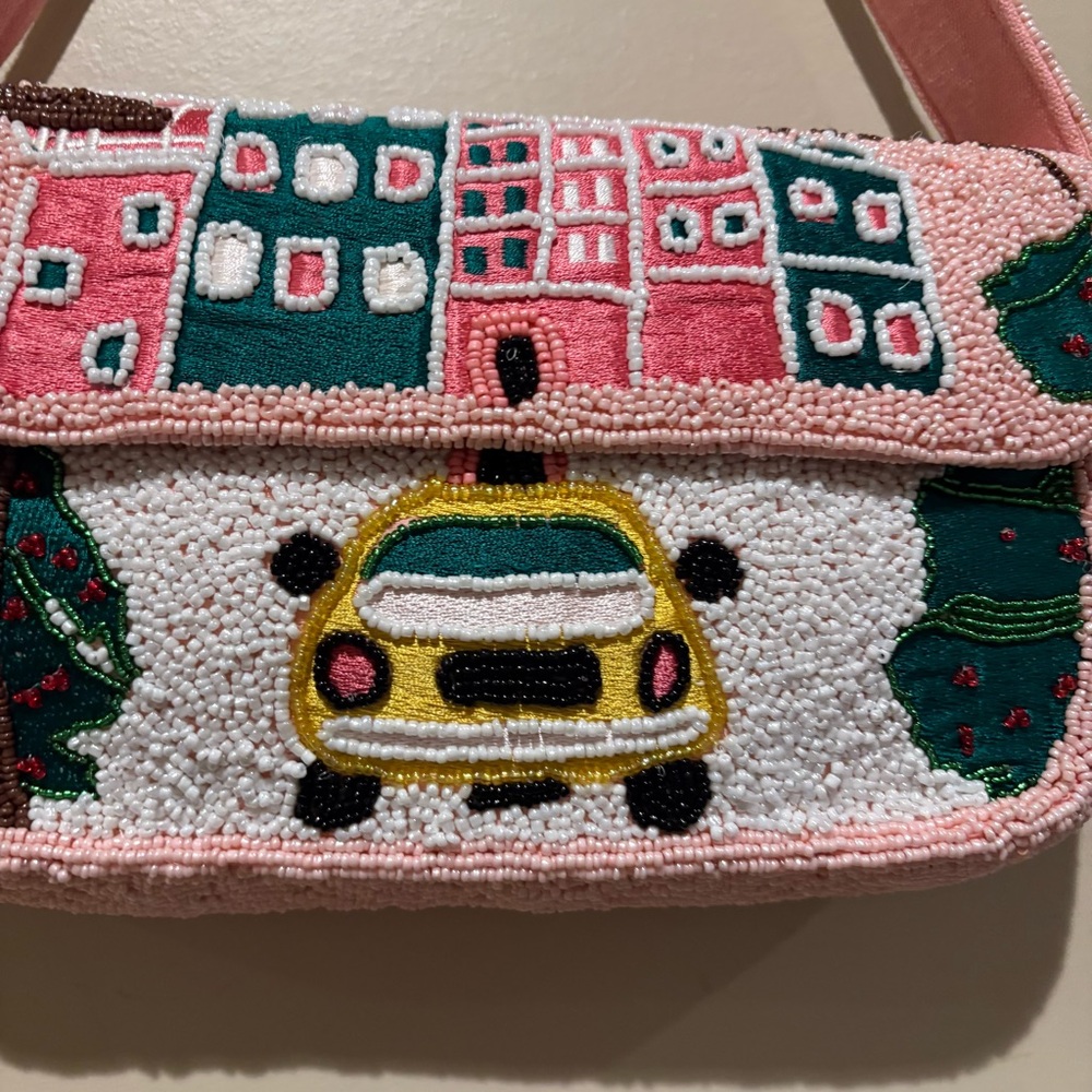 America Beyond Chic Pink Beaded Shoulder Bag with Cityscape - Picture 8 of 9